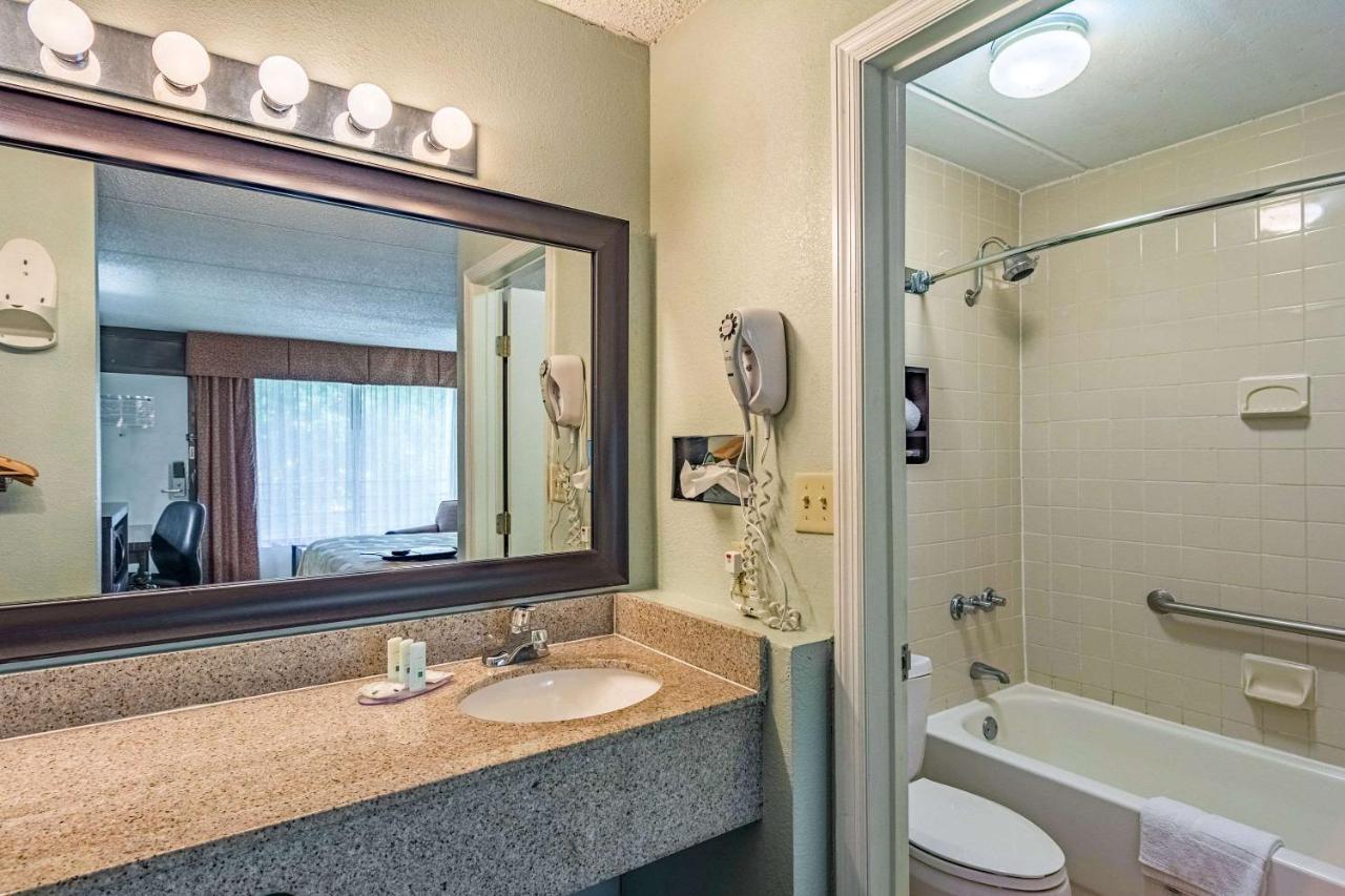 Quality Inn Columbus Near Fort Benning Extérieur photo